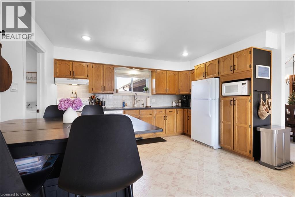 Photo 18 of 25 Mcintosh Drive, Delhi ON
