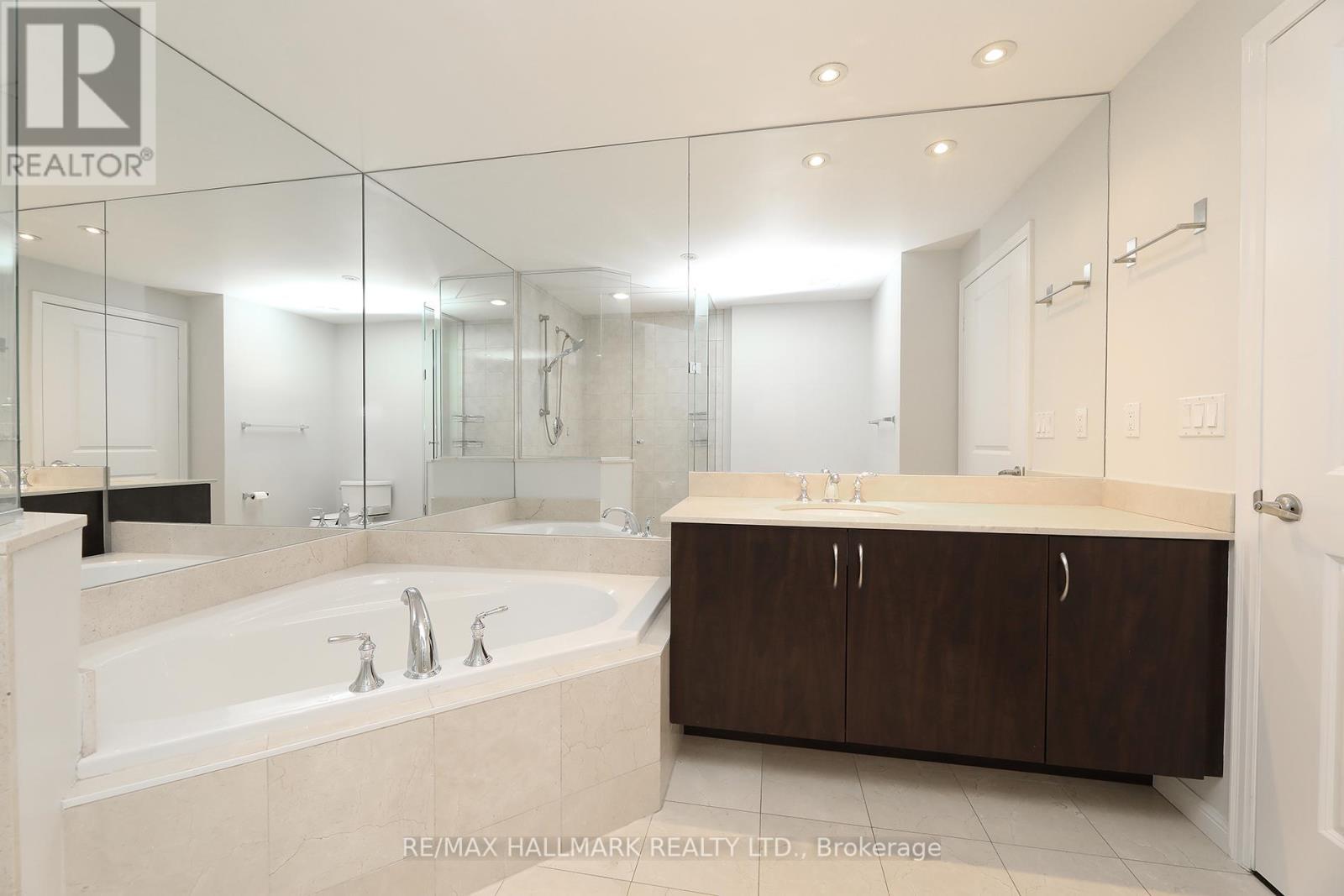 Photo 5 of 1014 21 Grand Magazine Street, Toronto ON