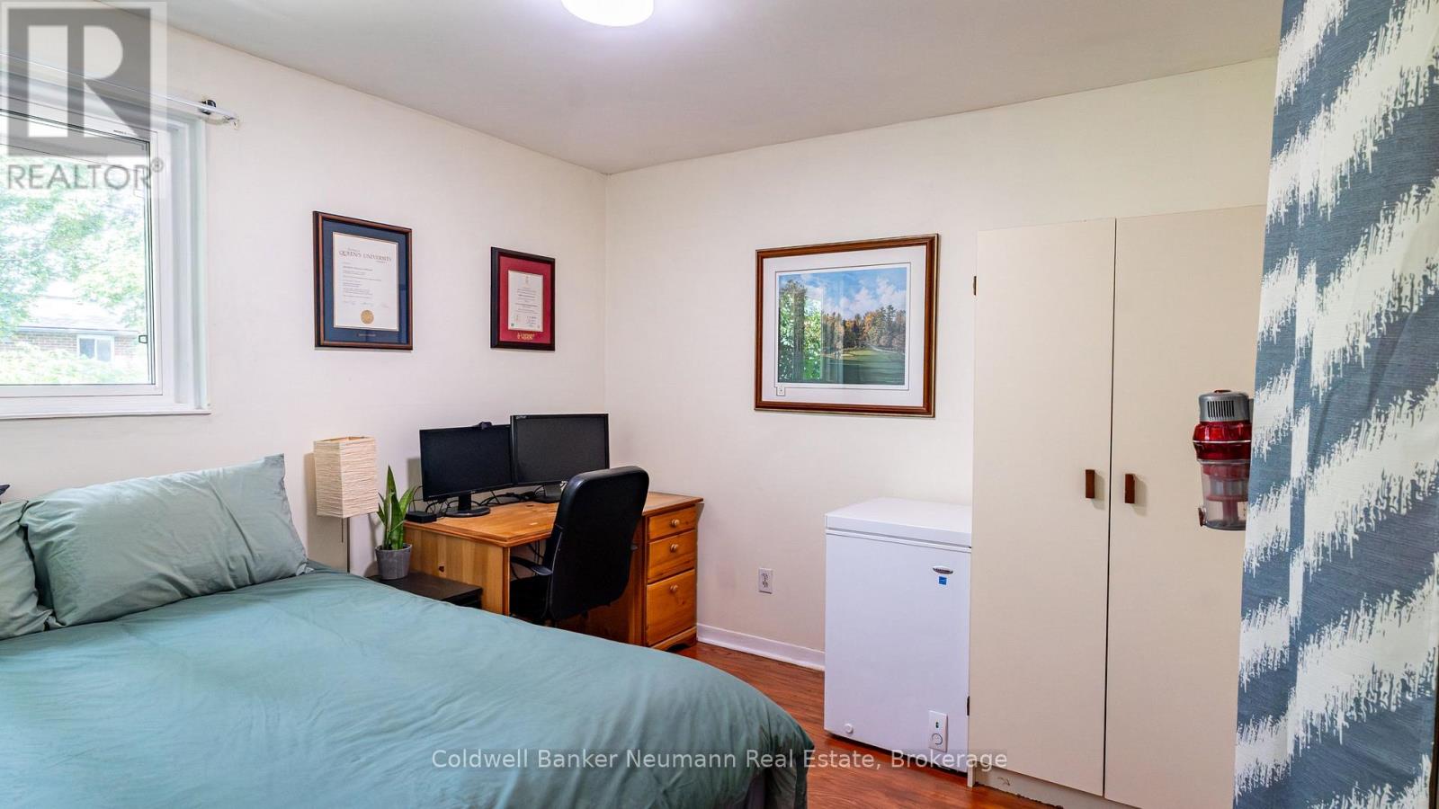 Photo 22 of 54 Conroy Crescent, Guelph ON