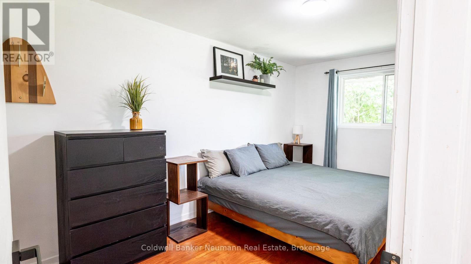 Photo 23 of 54 Conroy Crescent, Guelph ON