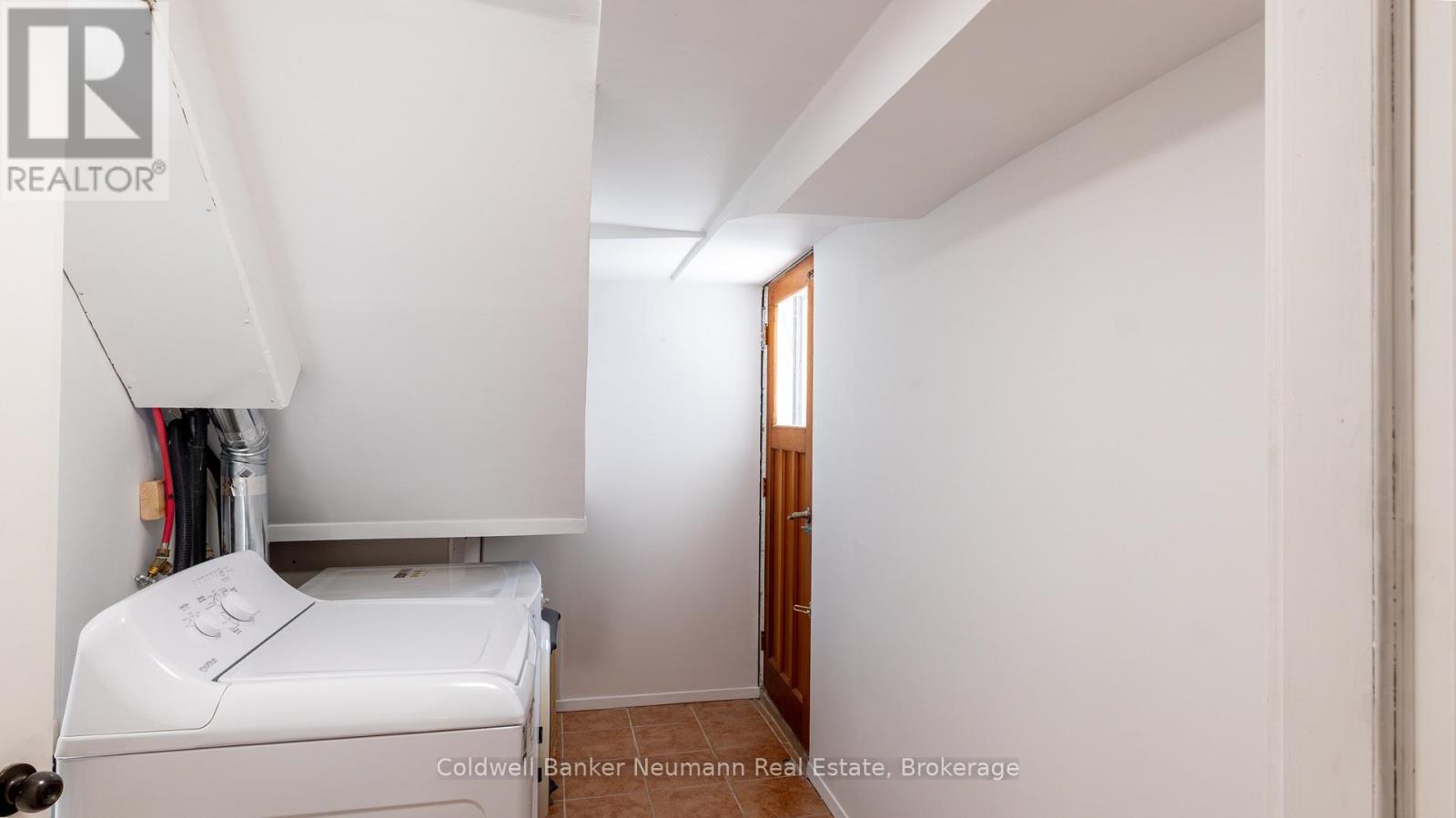 Photo 27 of 54 Conroy Crescent, Guelph ON