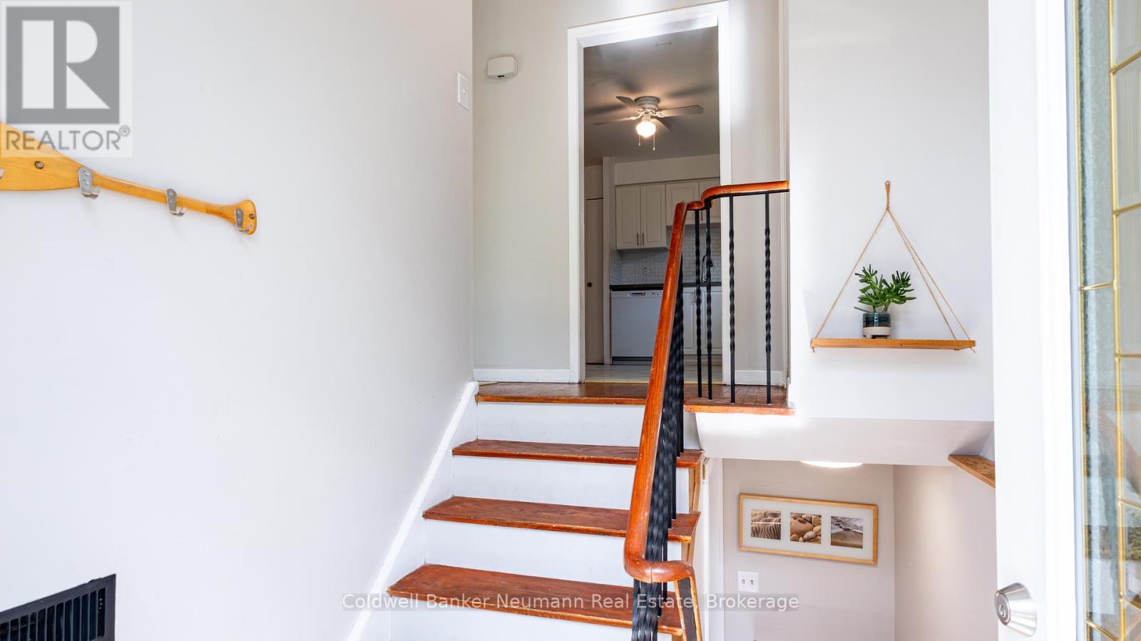Photo 5 of 54 Conroy Crescent, Guelph ON