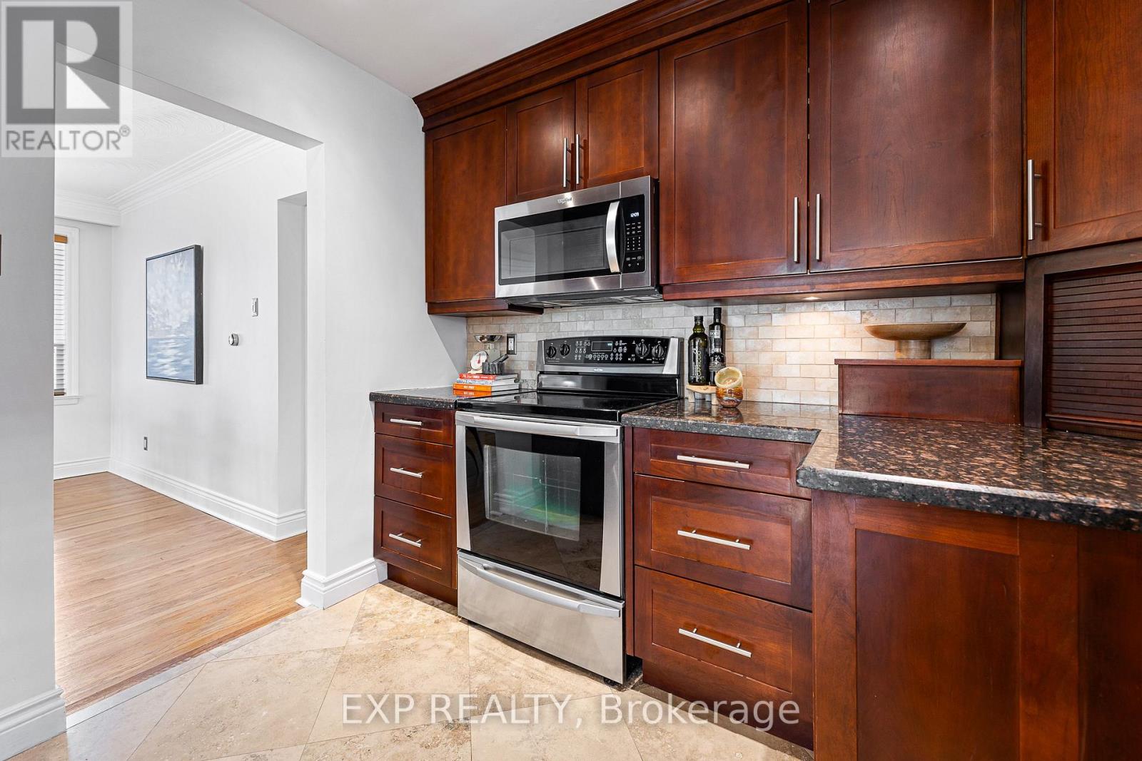 Photo 18 of 7 Northcrest Road, Toronto ON