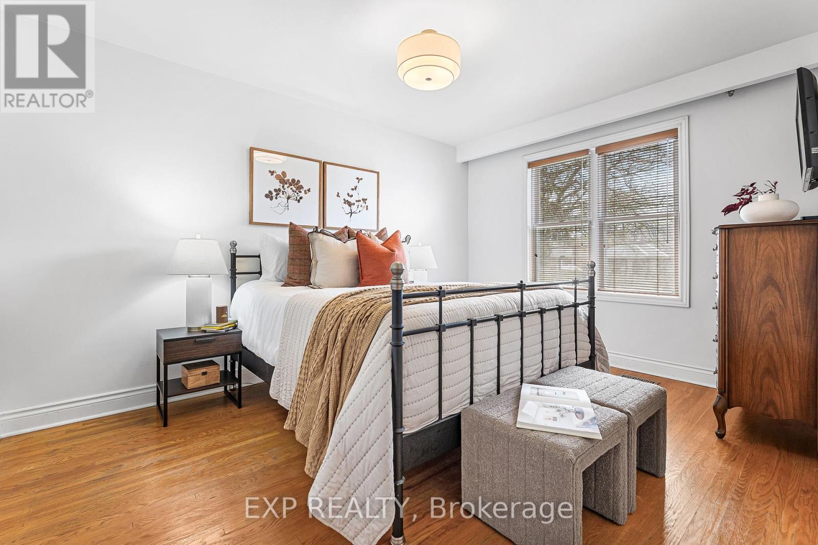 Photo 22 of 7 Northcrest Road, Toronto ON