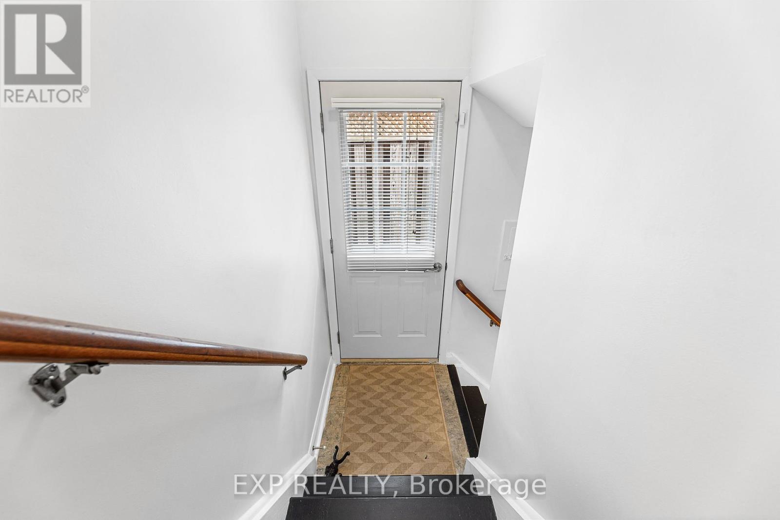 Photo 27 of 7 Northcrest Road, Toronto ON