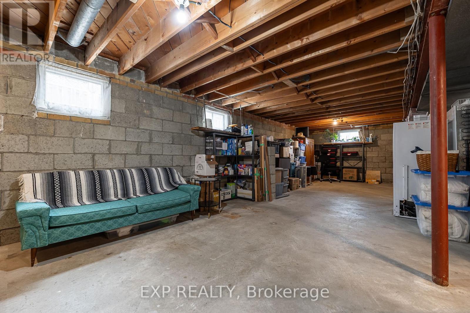 Photo 37 of 7 Northcrest Road, Toronto ON