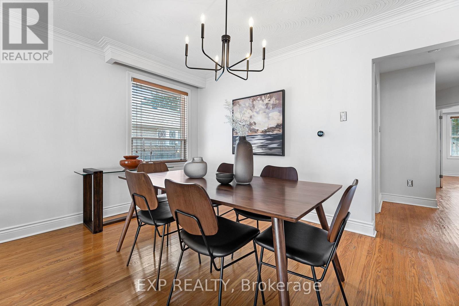 Photo 9 of 7 Northcrest Road, Toronto ON