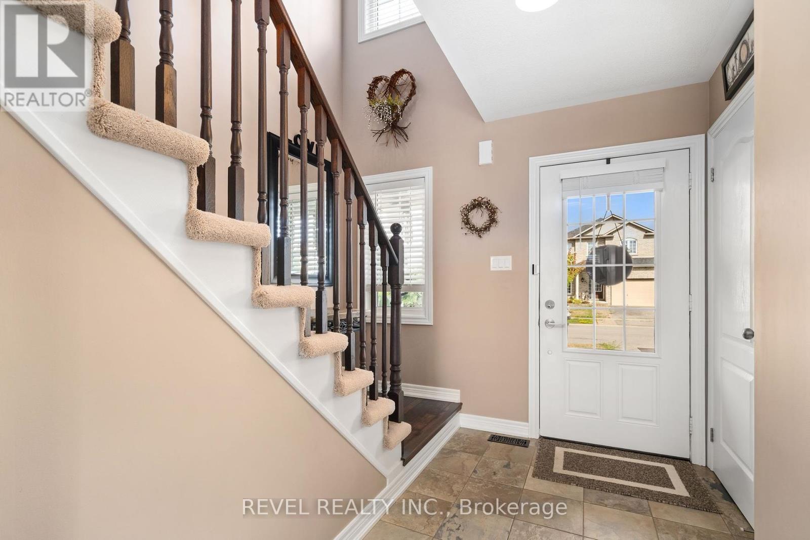 Photo 6 of 49 Truax Street, Kawartha Lakes ON