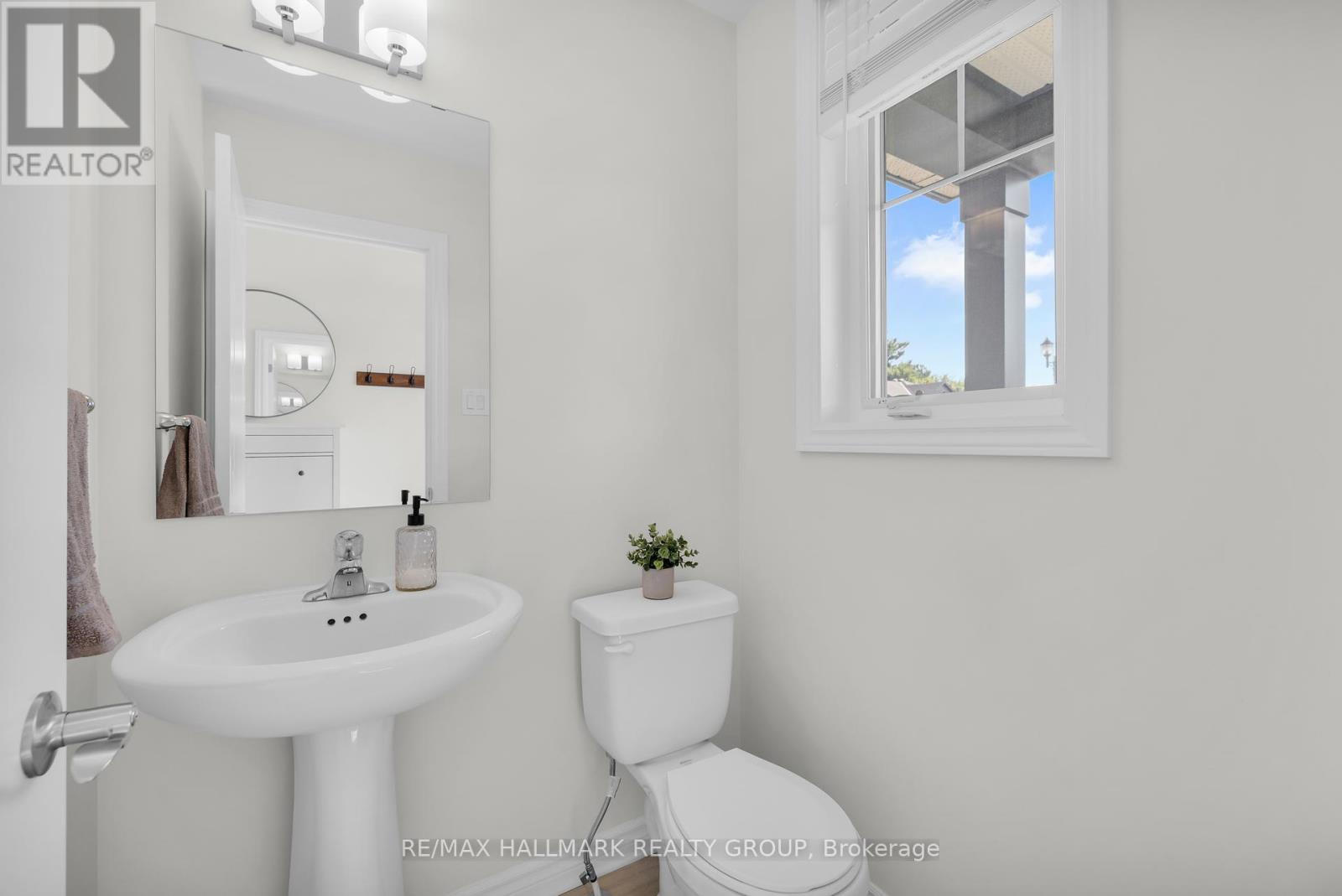 Photo 24 of 617 Fisher Street, North Grenville ON