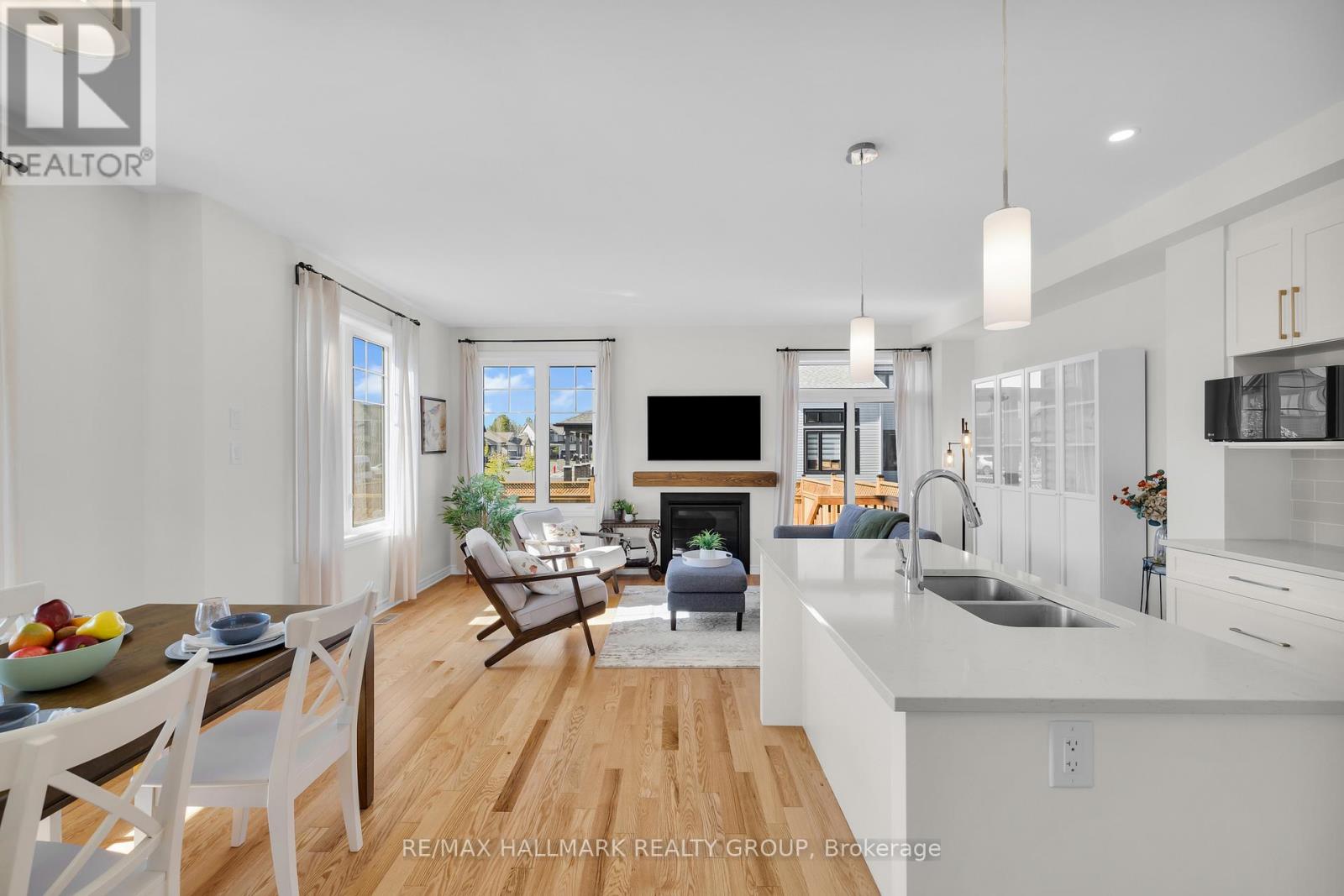 Photo 5 of 617 Fisher Street, North Grenville ON