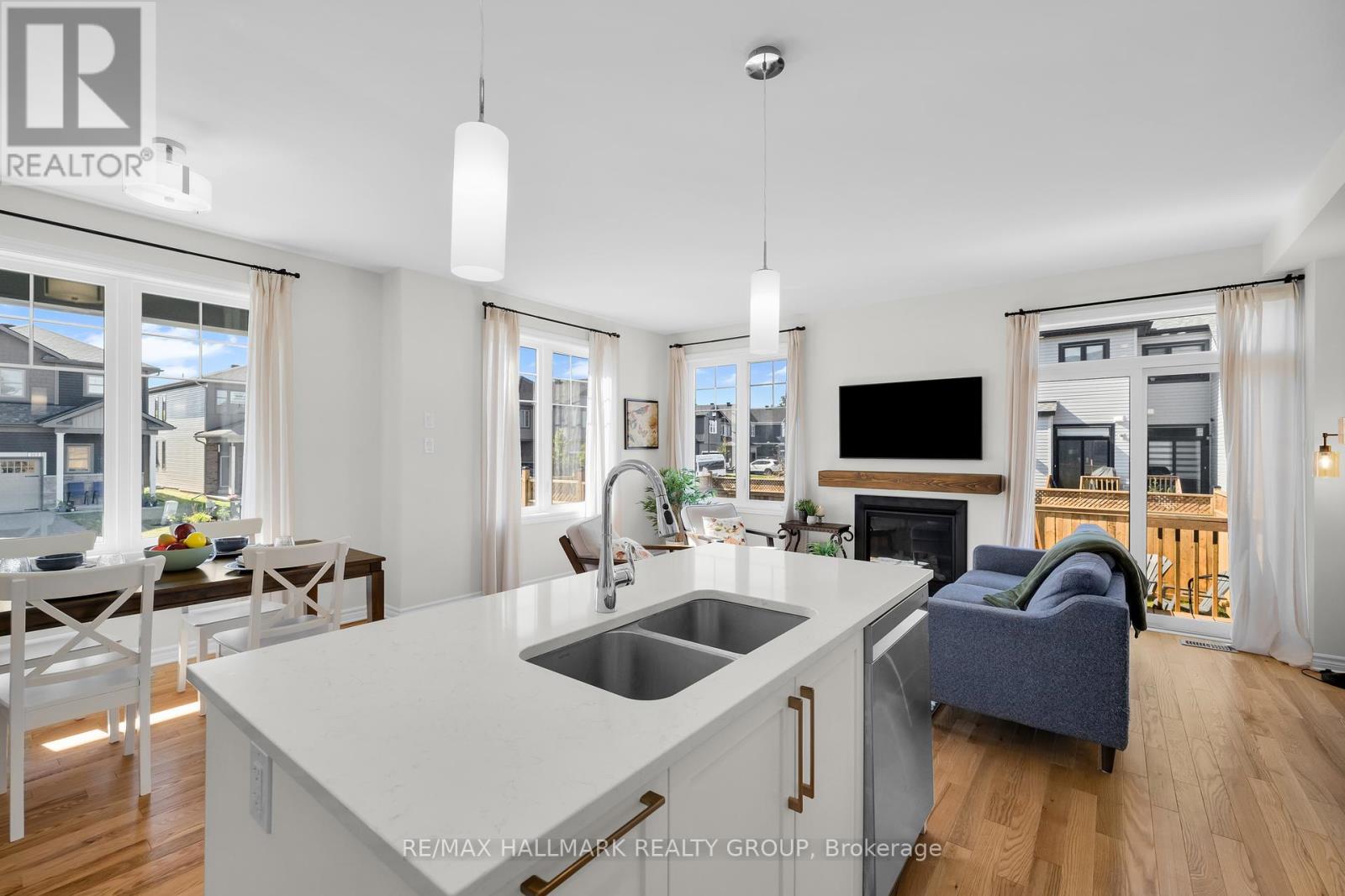 Photo 7 of 617 Fisher Street, North Grenville ON