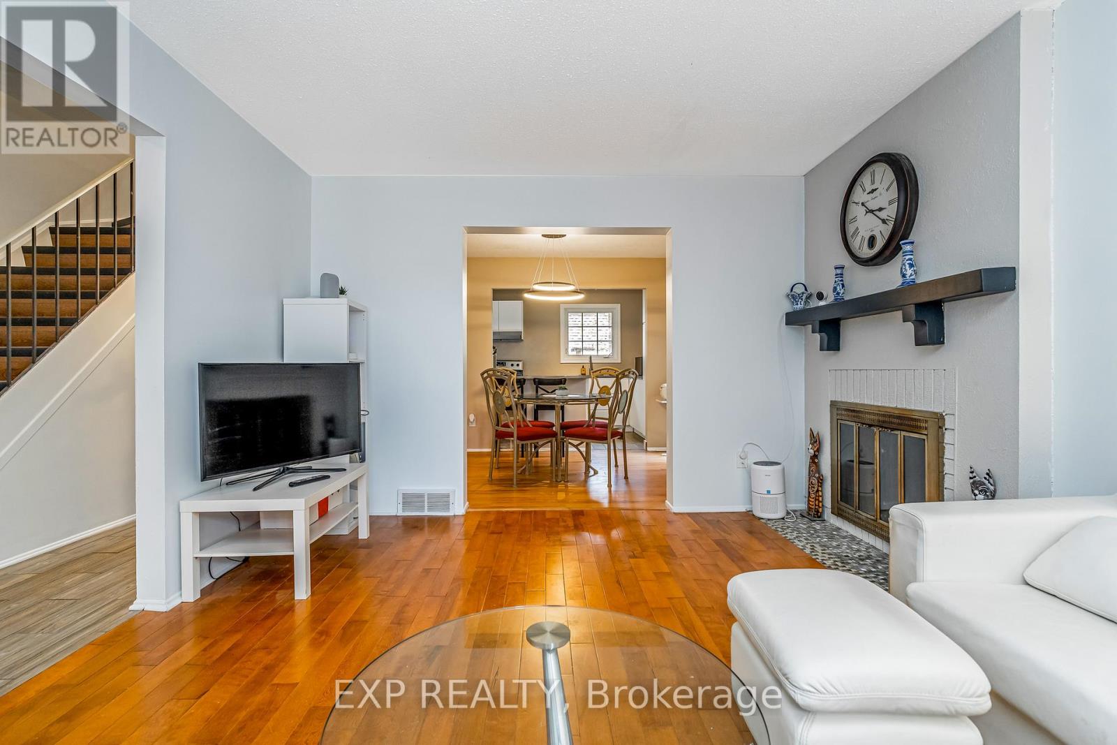 Photo 12 of 65 1029 Meadowlands Drive, Ottawa ON