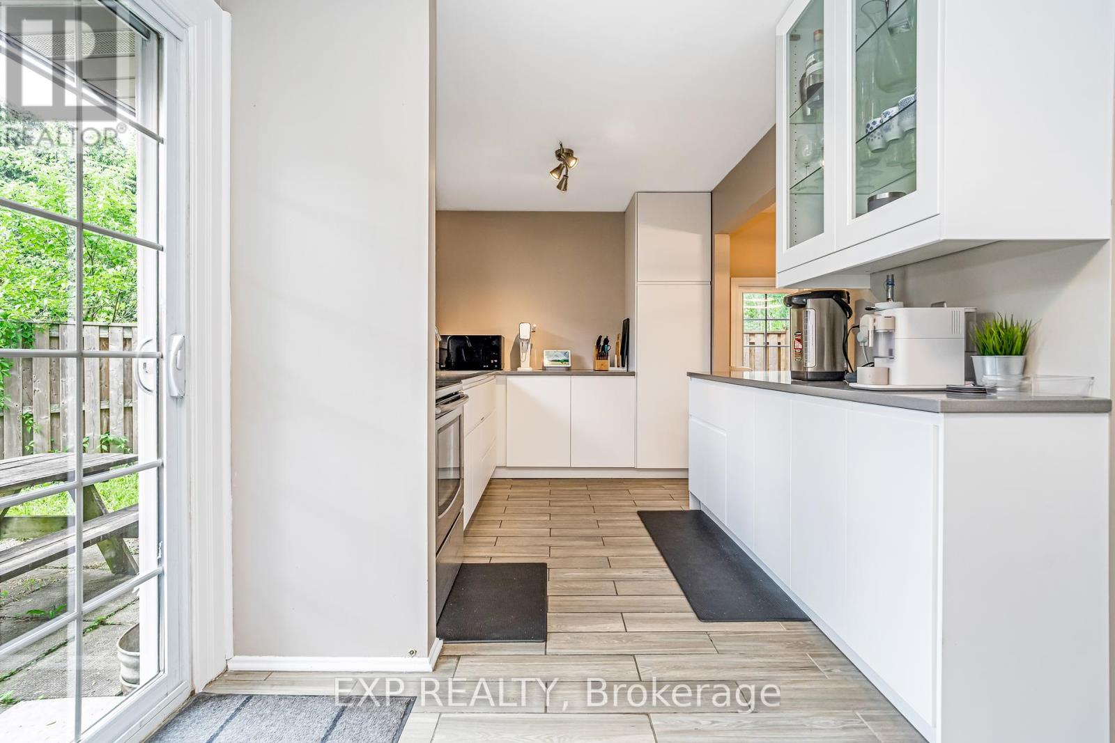 Photo 18 of 65 1029 Meadowlands Drive, Ottawa ON