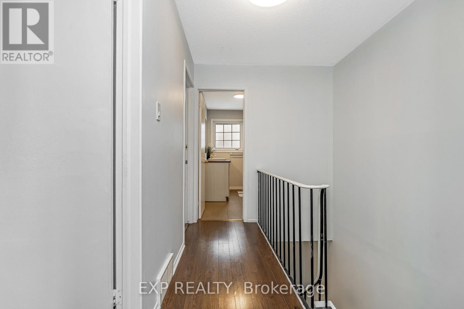 Photo 23 of 65 1029 Meadowlands Drive, Ottawa ON