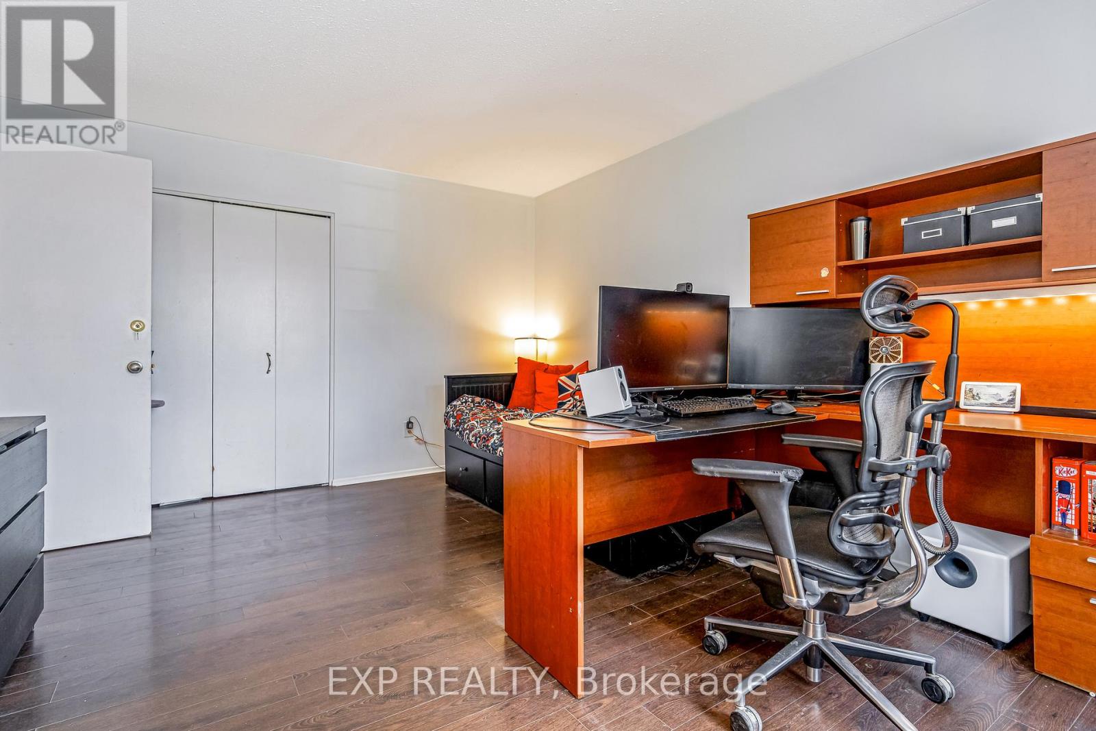 Photo 25 of 65 1029 Meadowlands Drive, Ottawa ON