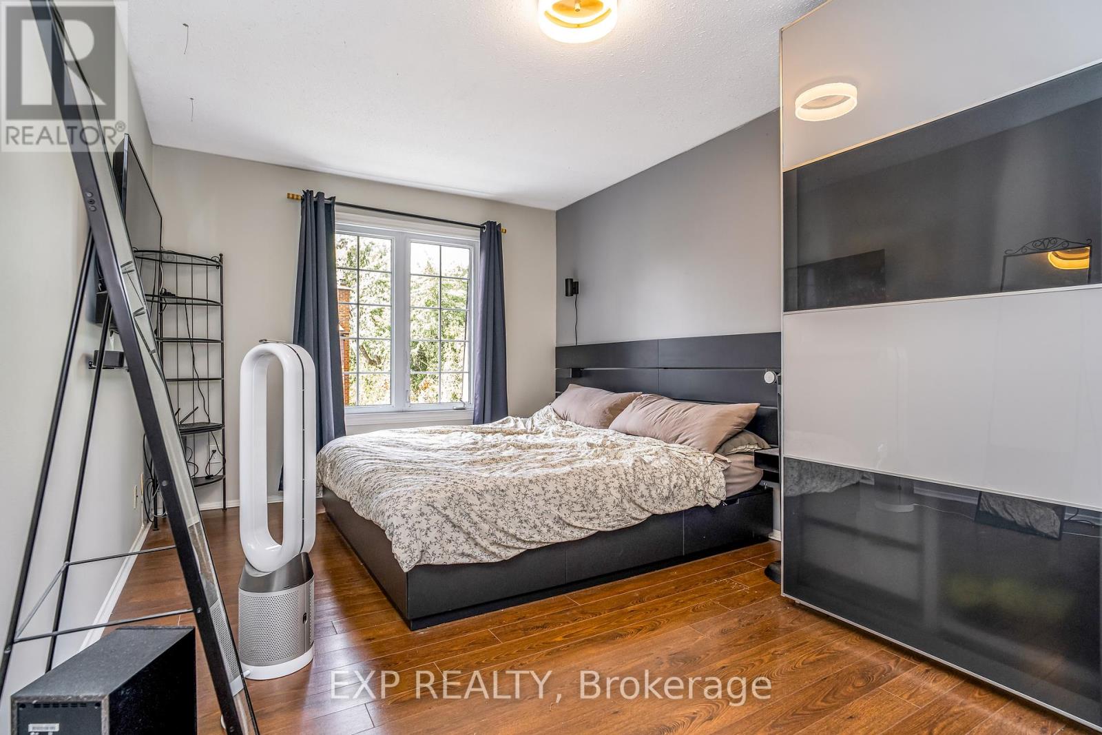 Photo 27 of 65 1029 Meadowlands Drive, Ottawa ON