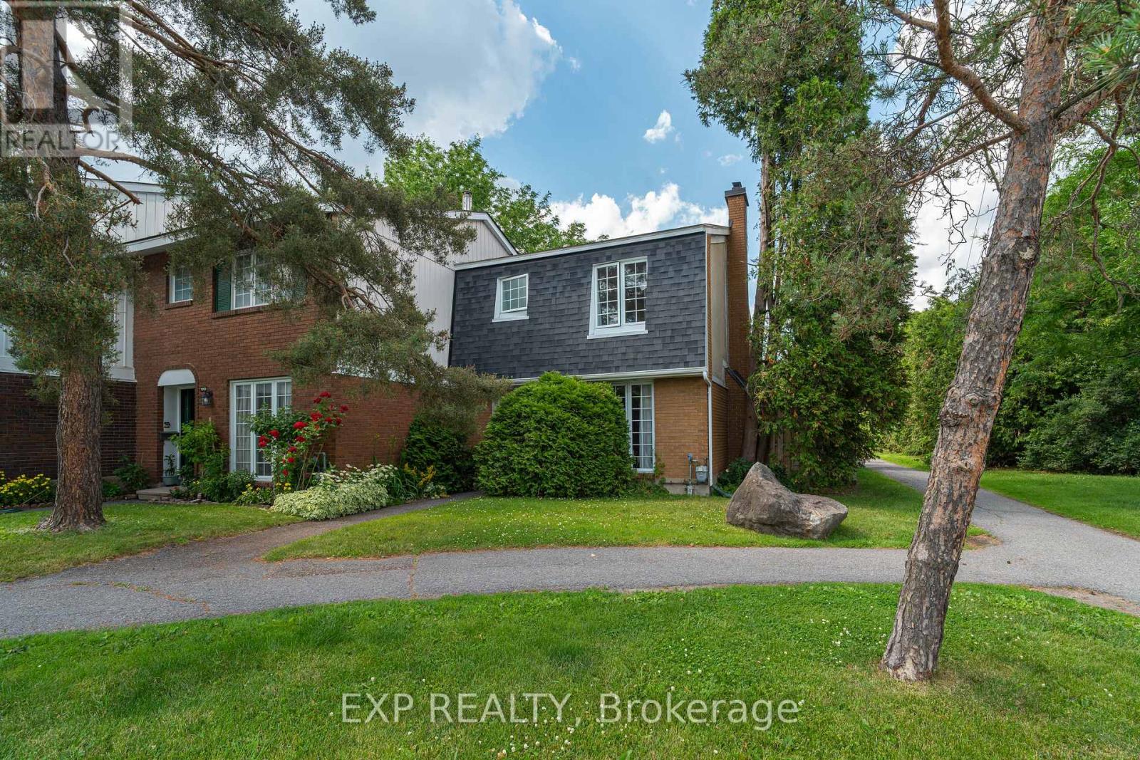 Photo 3 of 65 1029 Meadowlands Drive, Ottawa ON