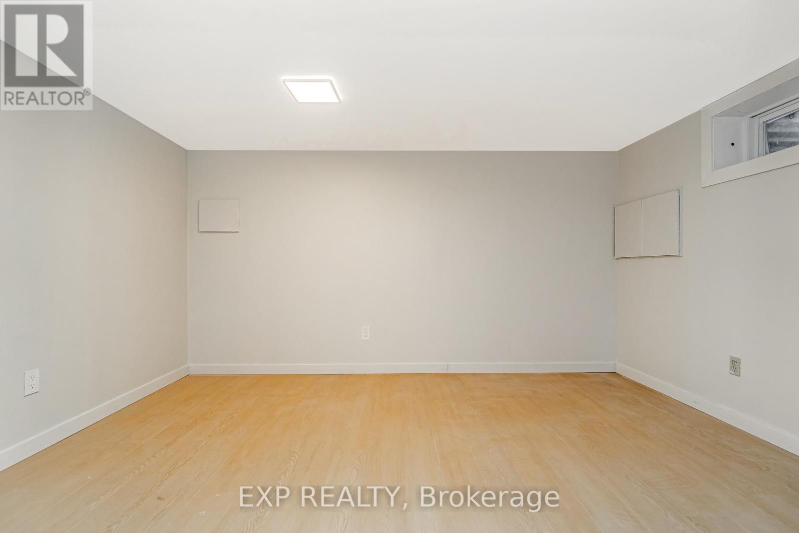 Photo 33 of 65 1029 Meadowlands Drive, Ottawa ON