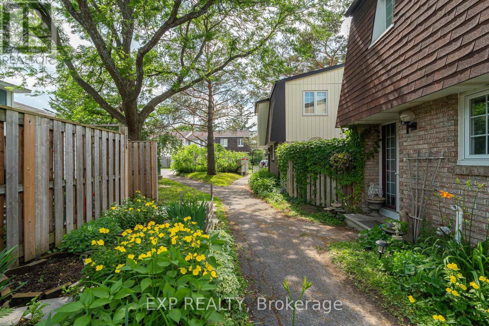 Photo 6 of 65 1029 Meadowlands Drive, Ottawa ON