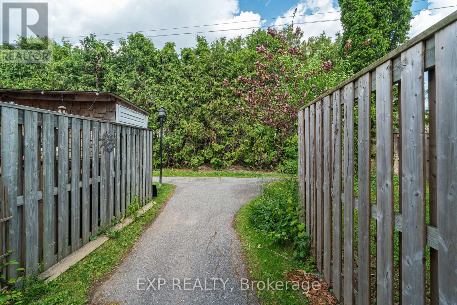Photo 7 of 65 1029 Meadowlands Drive, Ottawa ON