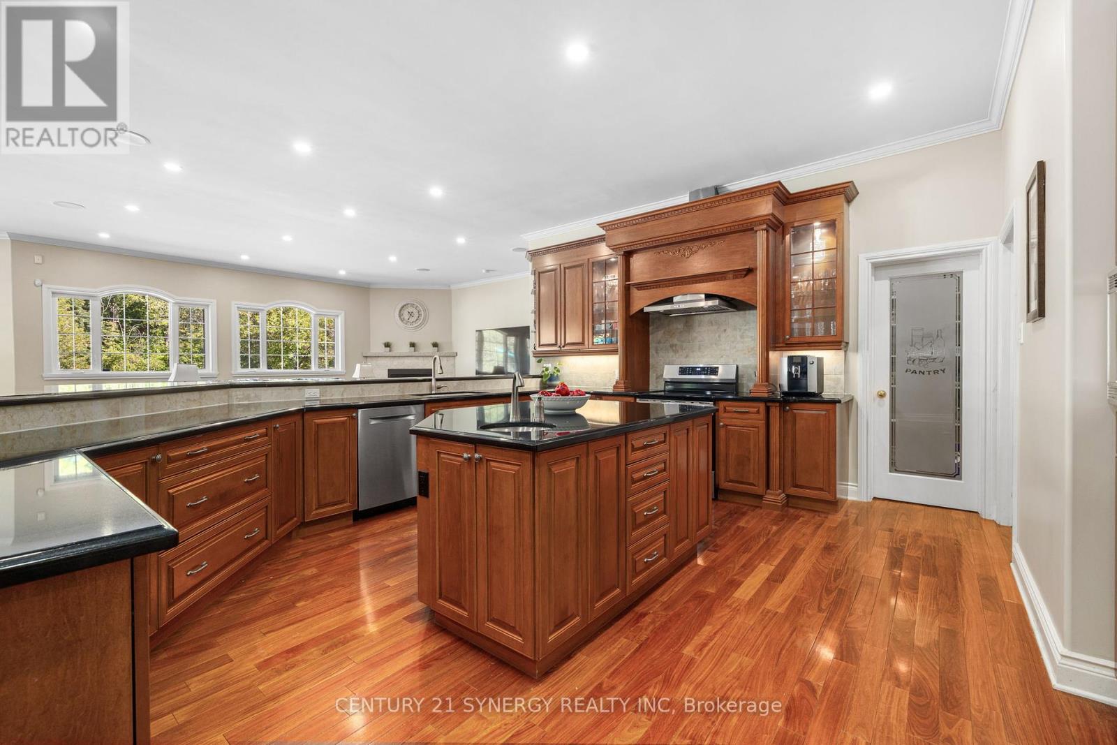 Photo 12 of 1281 Georges Vanier Drive N, Ottawa ON