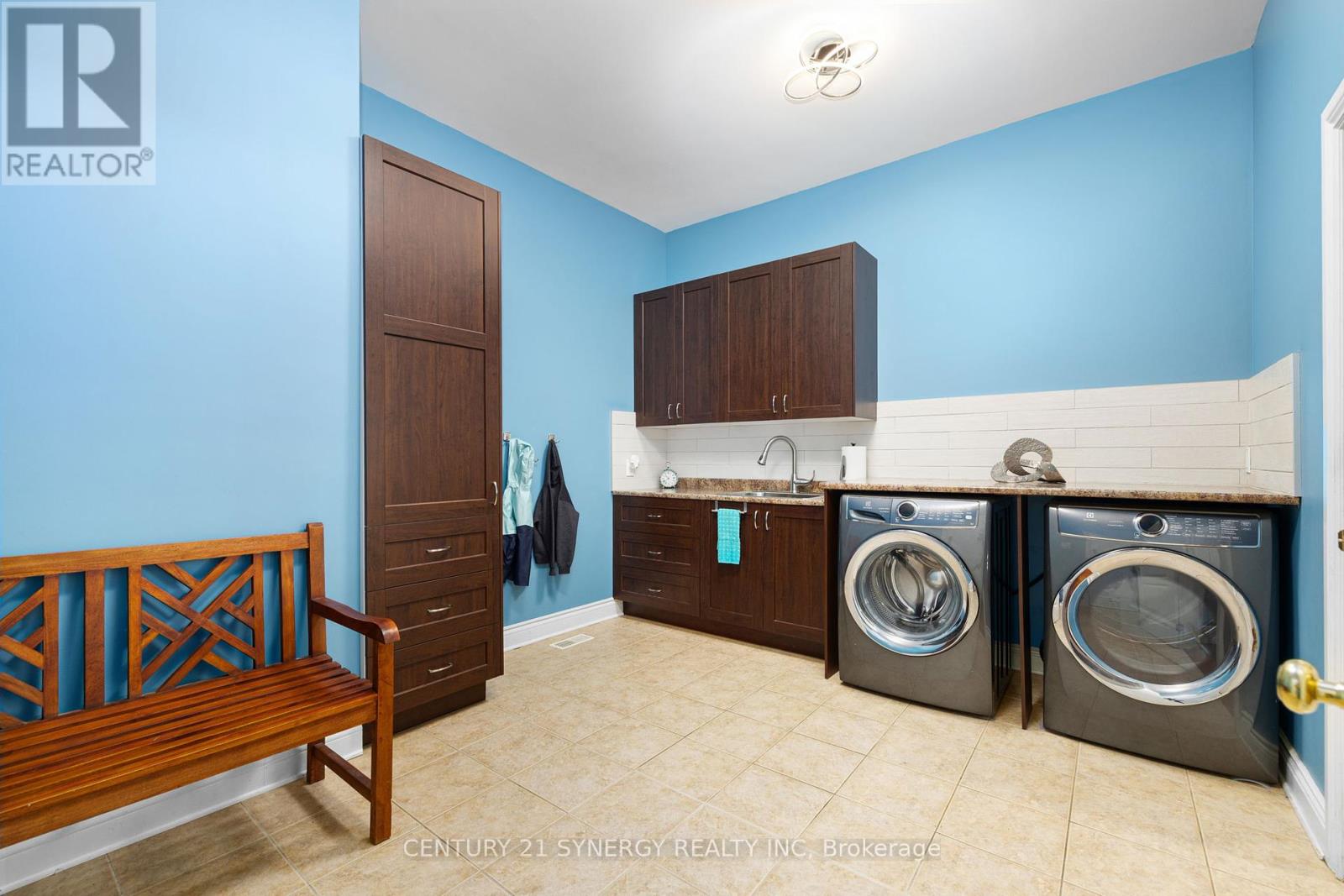 Photo 15 of 1281 Georges Vanier Drive N, Ottawa ON