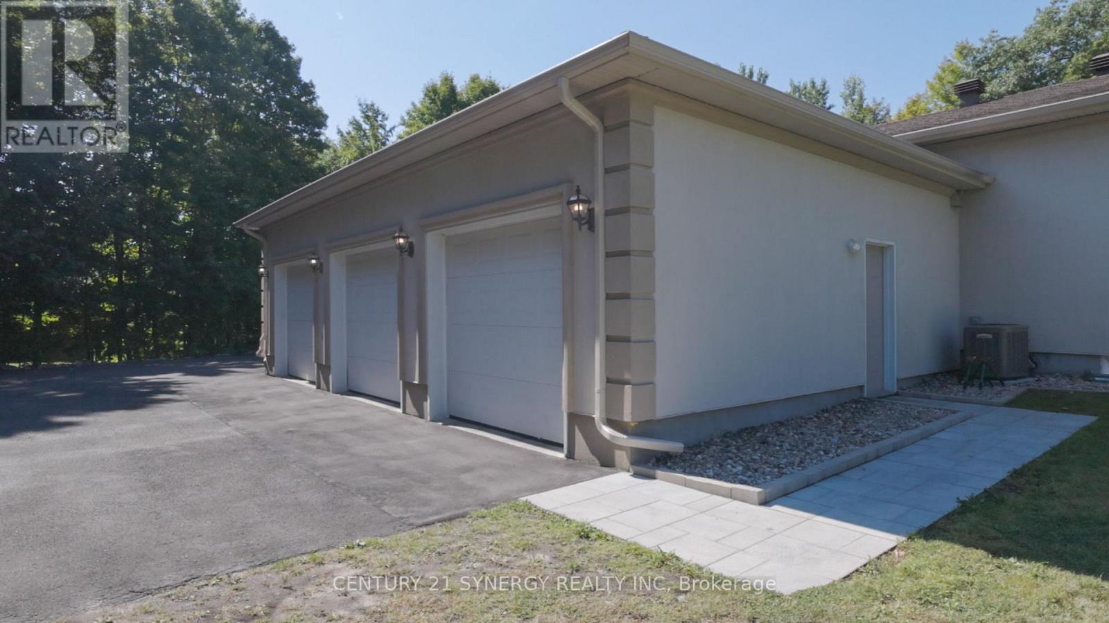 Photo 5 of 1281 Georges Vanier Drive N, Ottawa ON