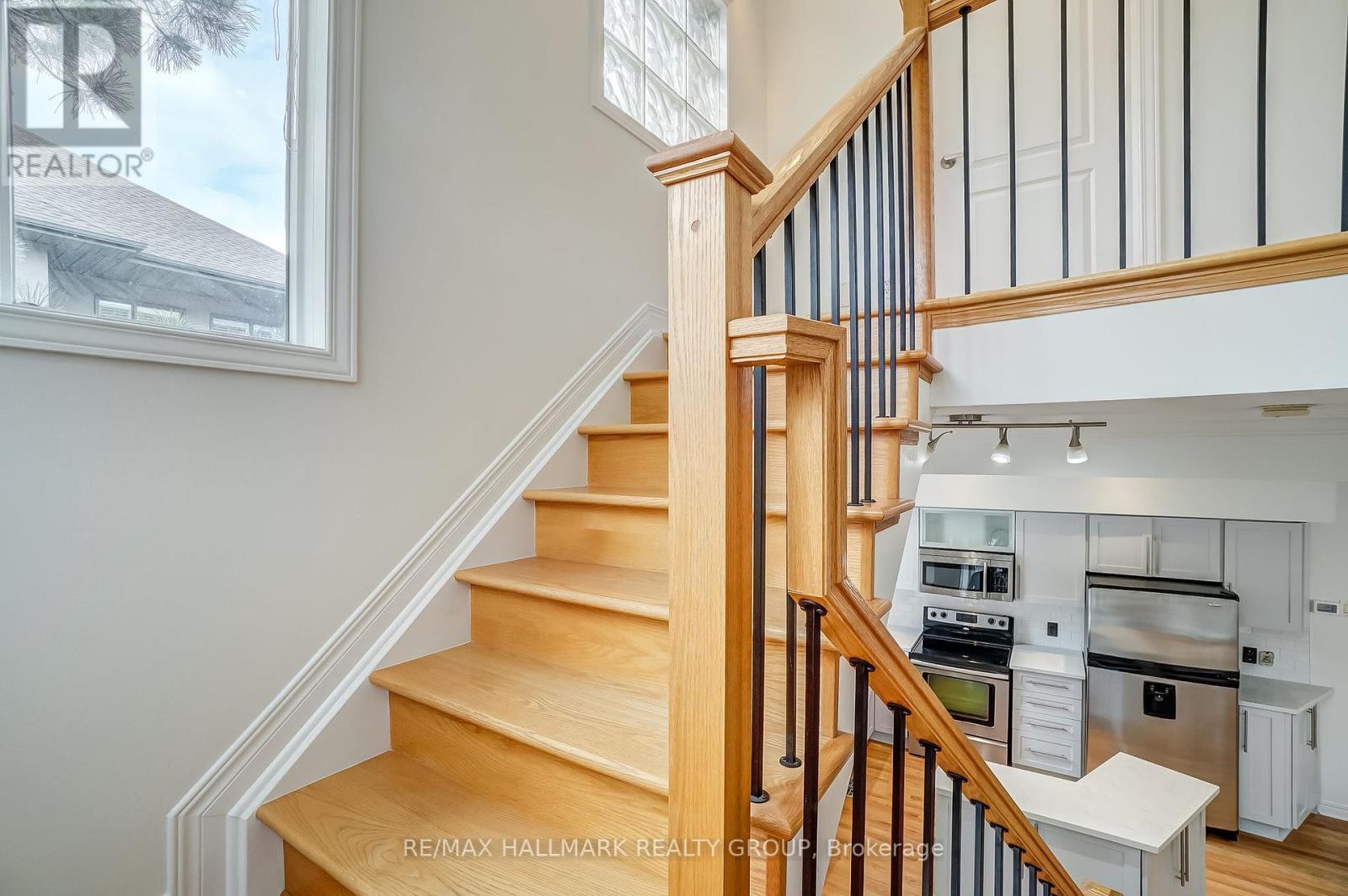 Photo 19 of 7 10 Concord Street N, Ottawa ON