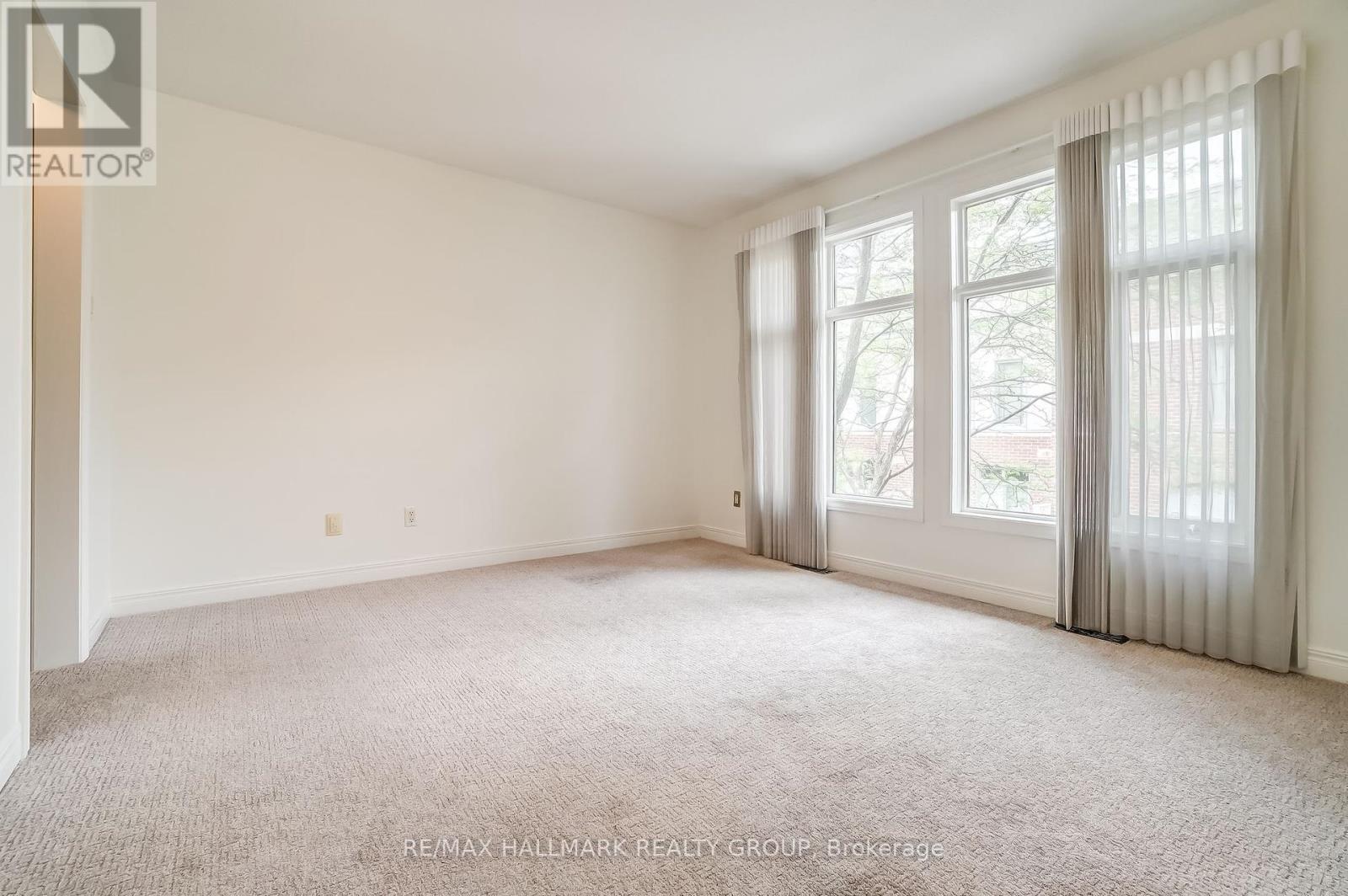 Photo 20 of 7 10 Concord Street N, Ottawa ON
