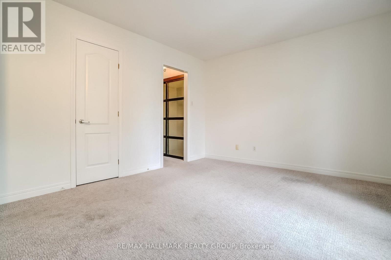 Photo 21 of 7 10 Concord Street N, Ottawa ON