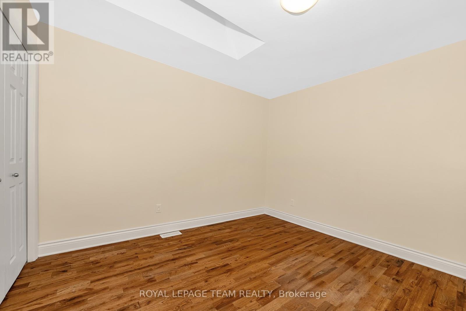 Photo 14 of 142 Desmond Trudeau Drive, Arnprior ON