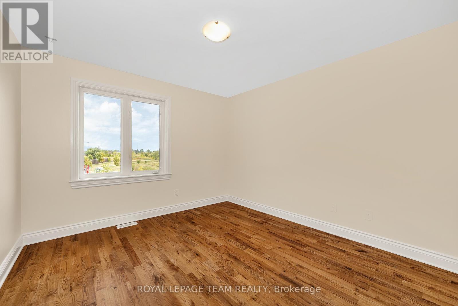 Photo 17 of 142 Desmond Trudeau Drive, Arnprior ON