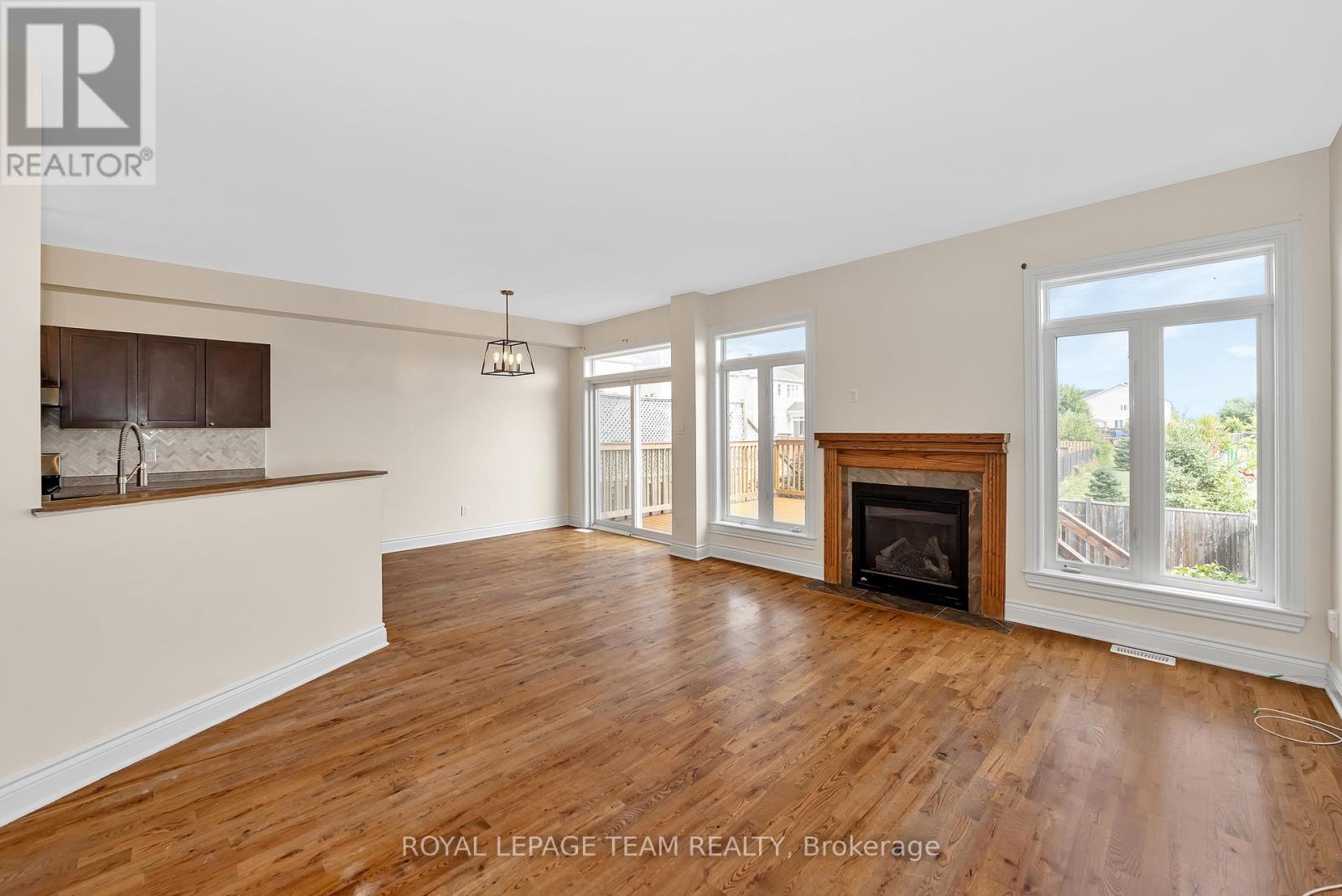Photo 6 of 142 Desmond Trudeau Drive, Arnprior ON