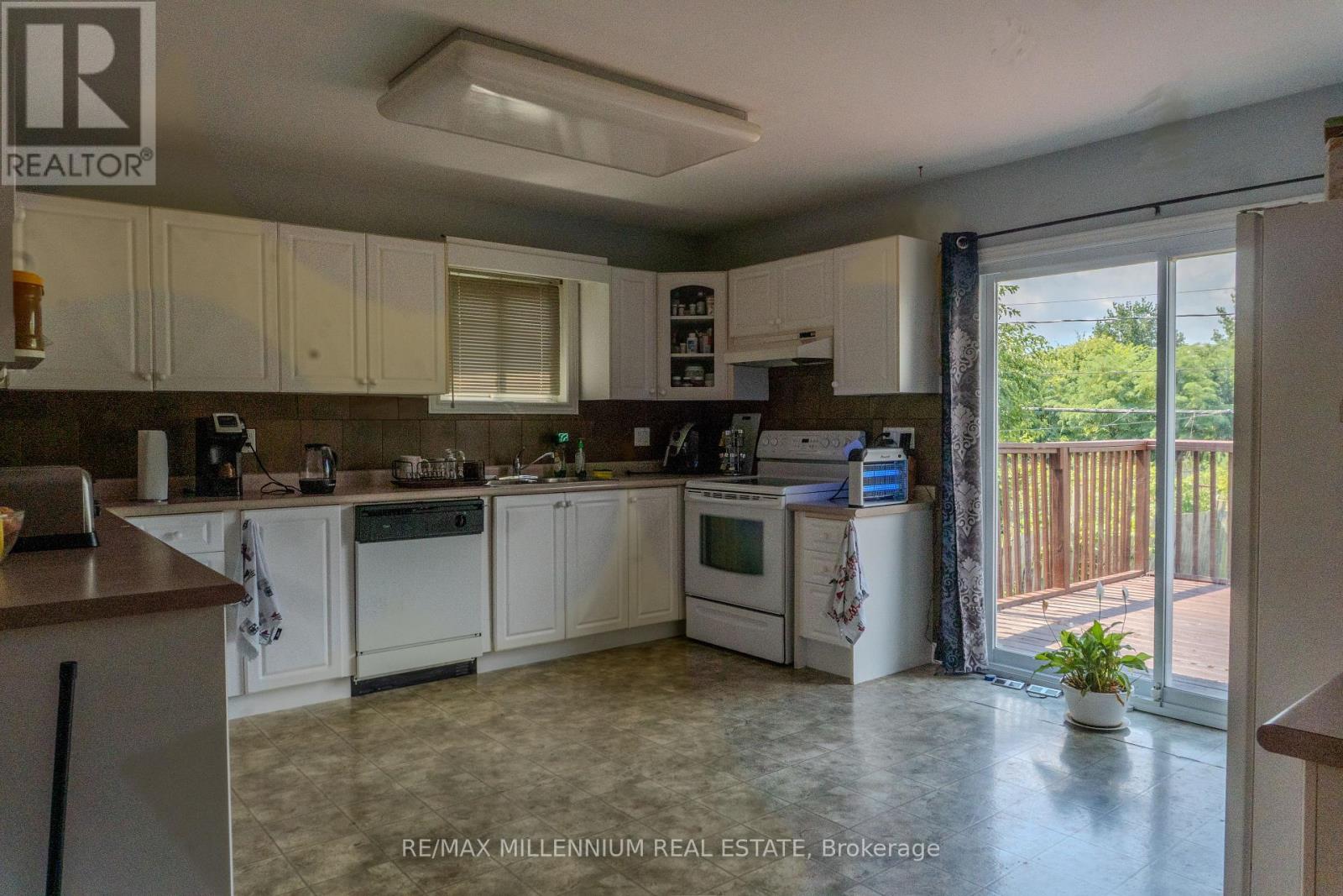 Photo 8 of 185 Elm Avenue, Windsor ON