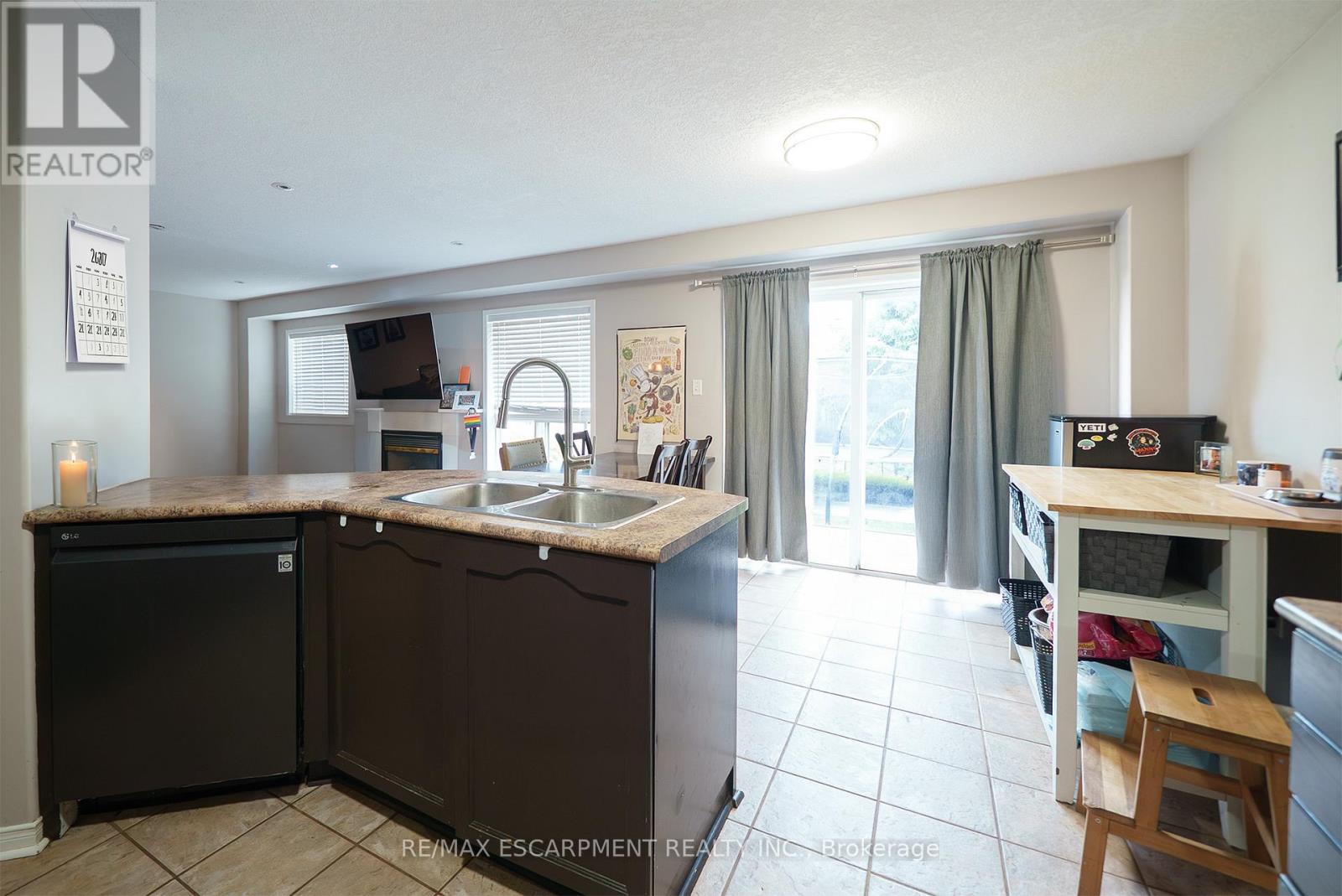 Photo 10 of 12 Gaydon Way, Brantford ON