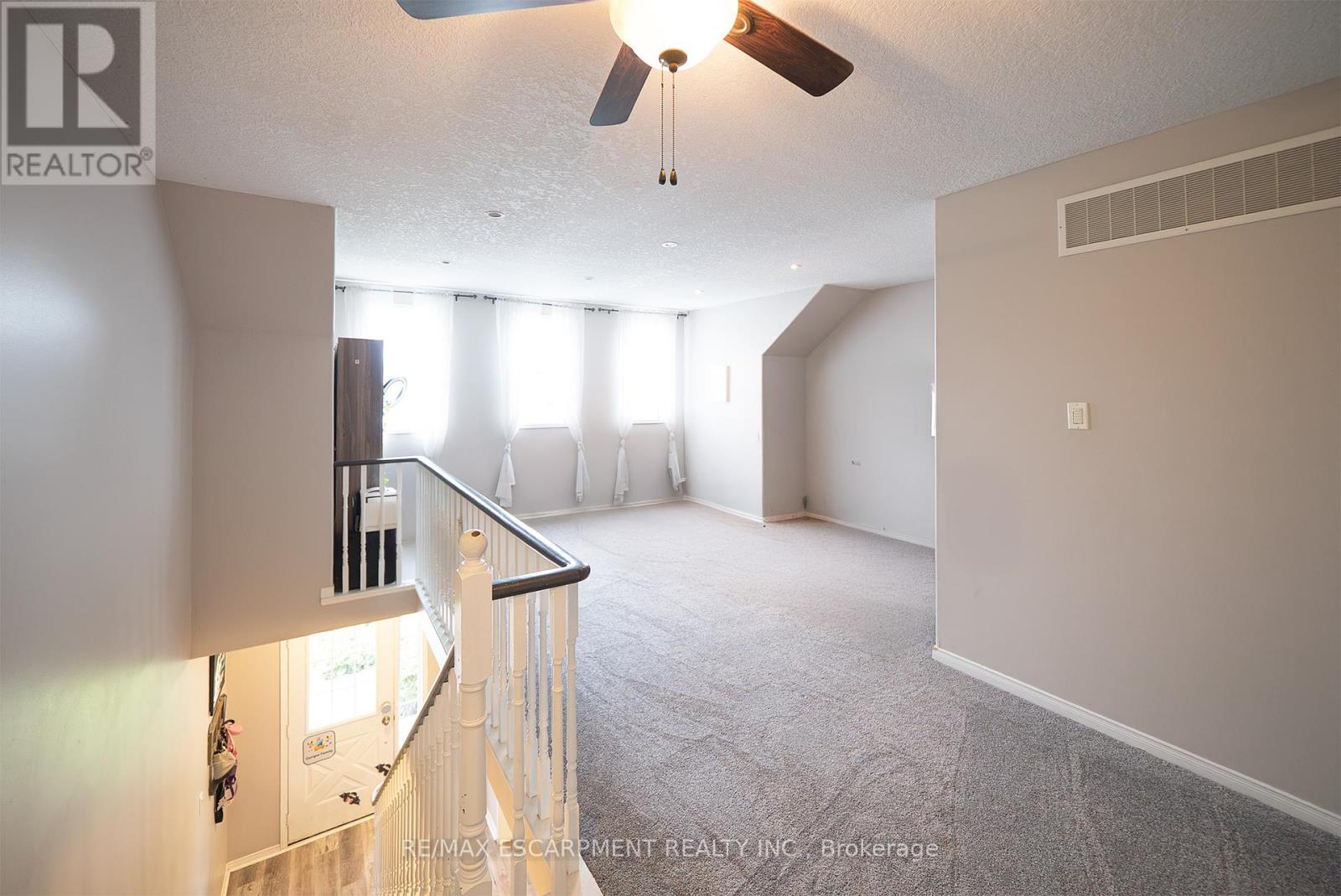 Photo 12 of 12 Gaydon Way, Brantford ON