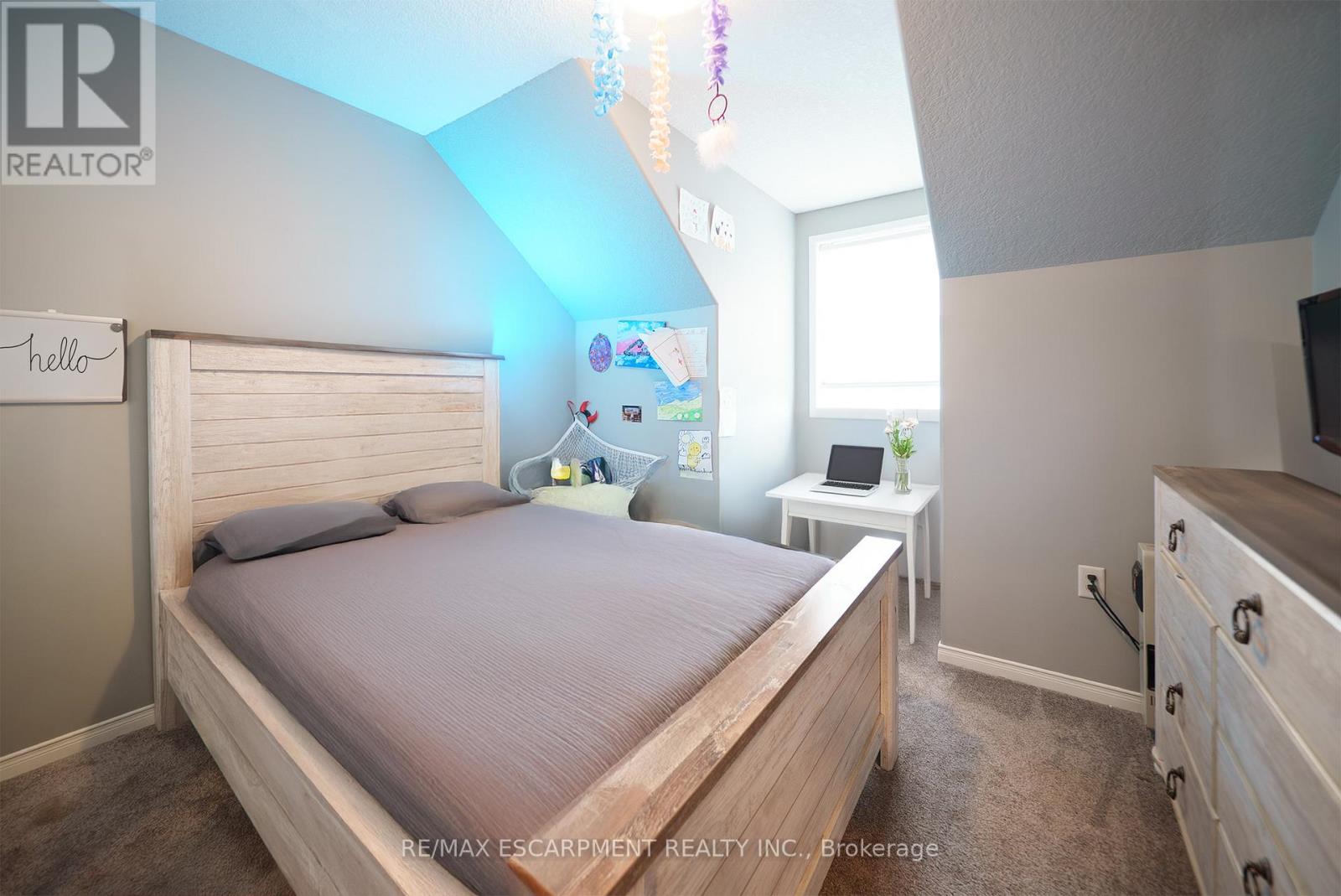 Photo 16 of 12 Gaydon Way, Brantford ON