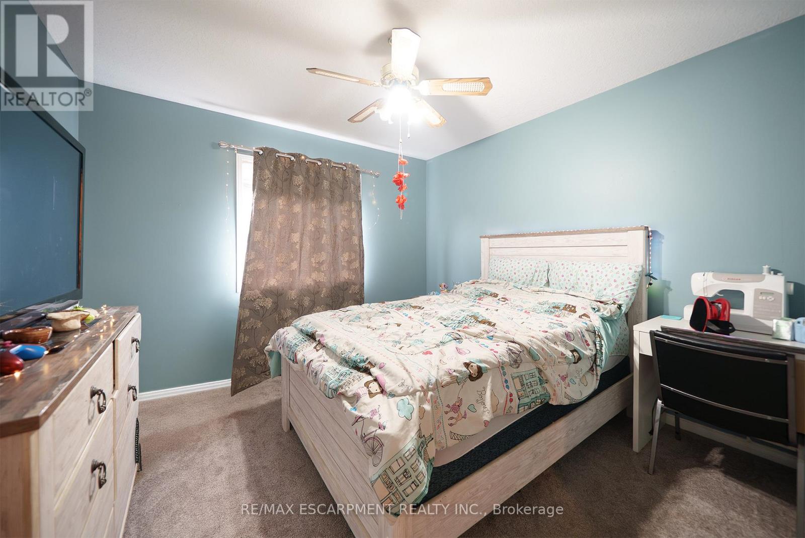 Photo 17 of 12 Gaydon Way, Brantford ON