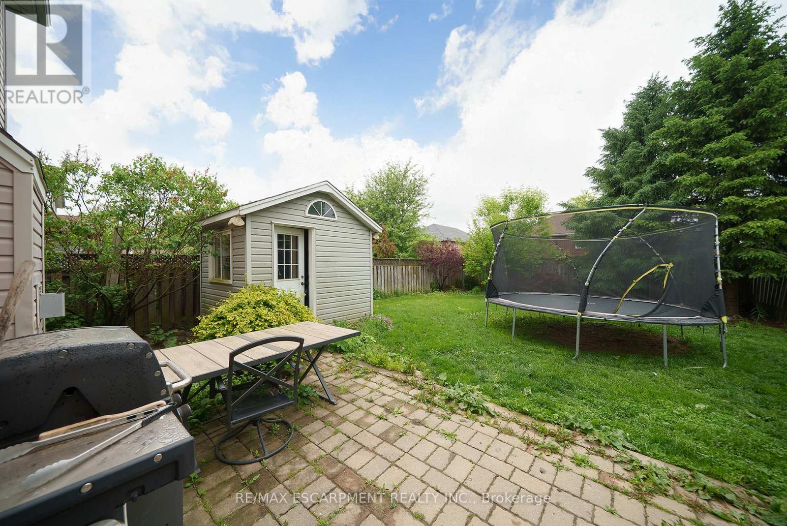 Photo 29 of 12 Gaydon Way, Brantford ON