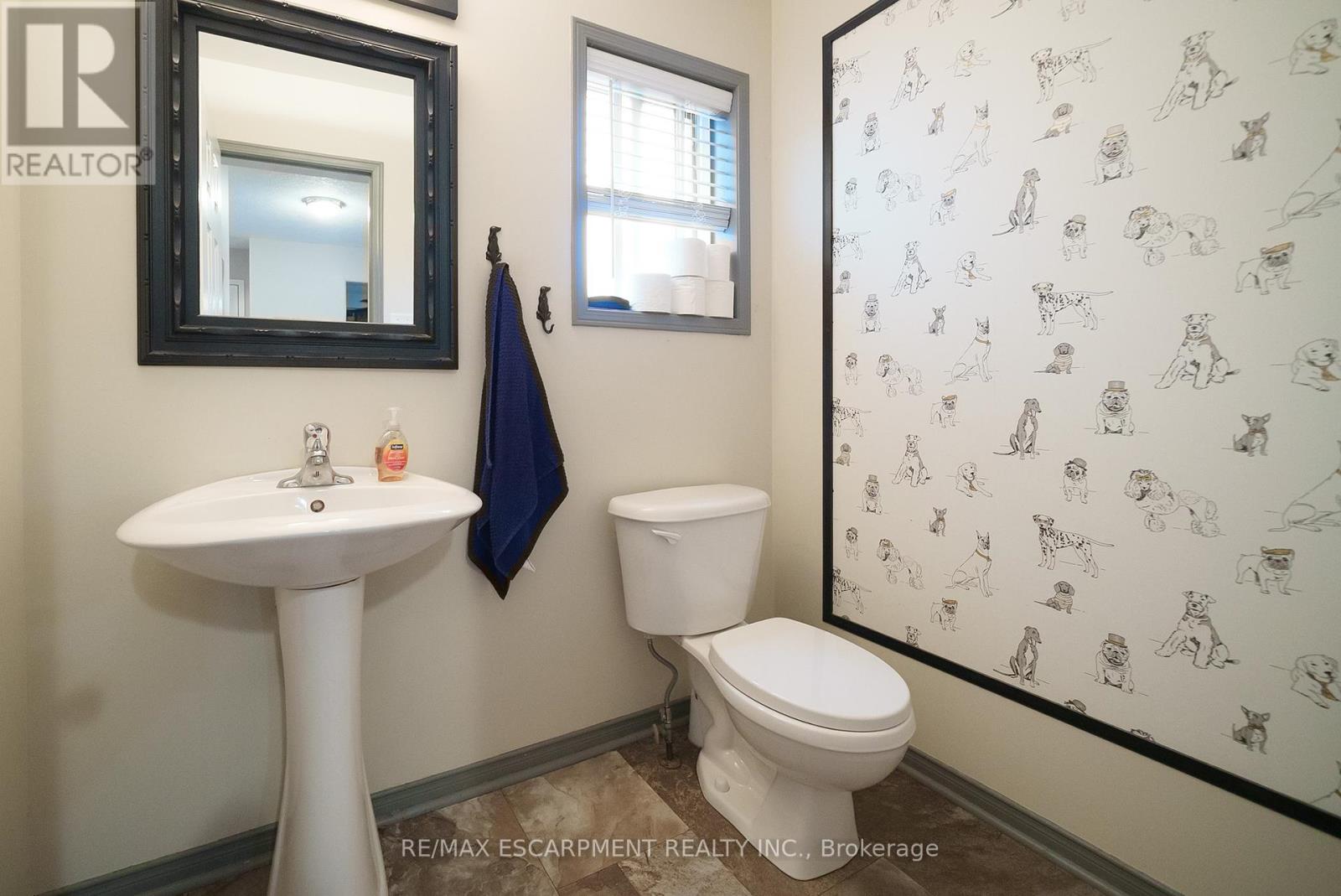 Photo 6 of 12 Gaydon Way, Brantford ON