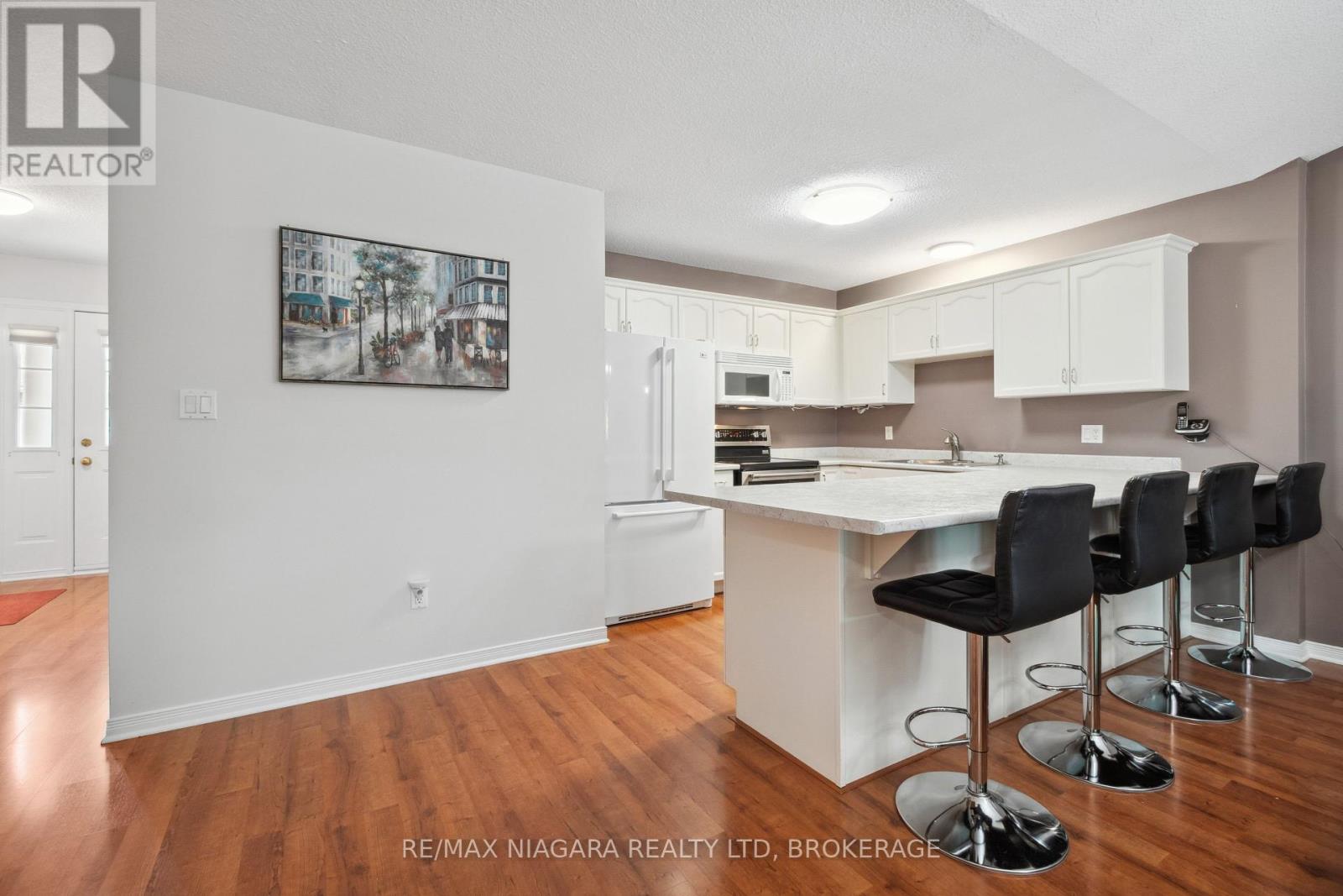Photo 10 of 17 2684 Mewburn Road, Niagara Falls ON