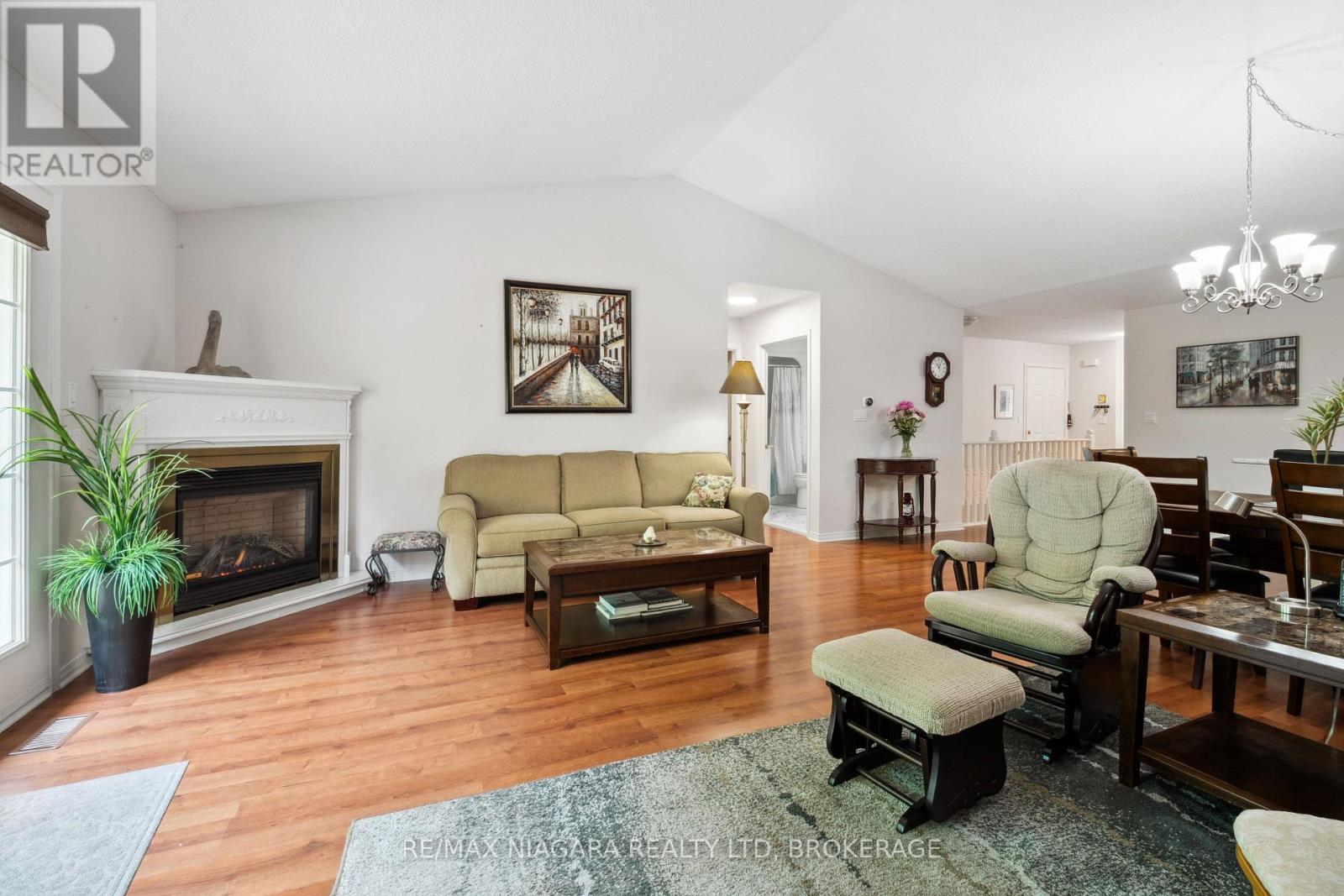 Photo 12 of 17 2684 Mewburn Road, Niagara Falls ON