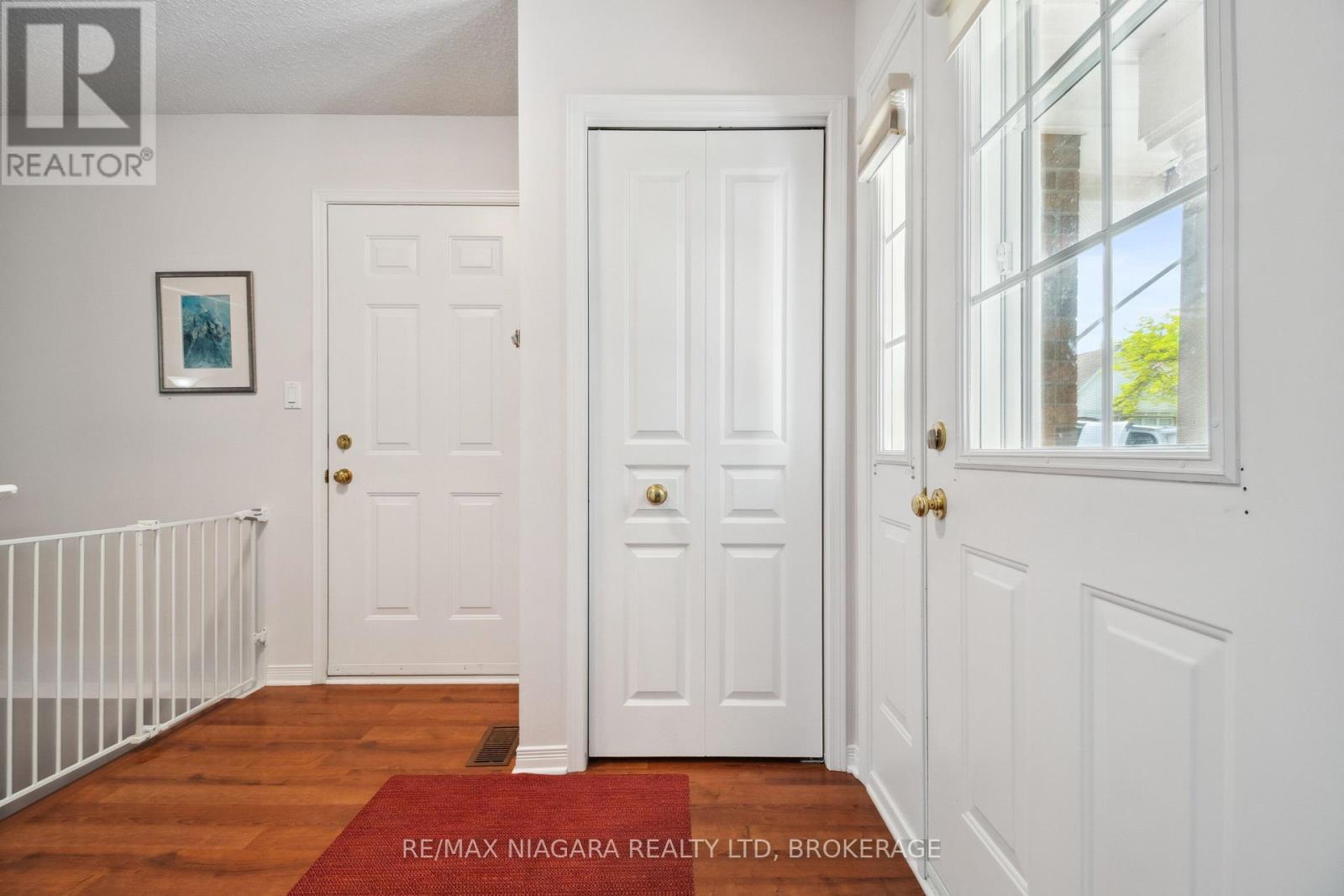 Photo 3 of 17 2684 Mewburn Road, Niagara Falls ON