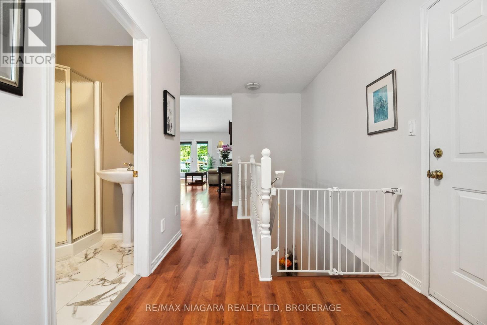 Photo 7 of 17 2684 Mewburn Road, Niagara Falls ON
