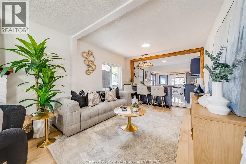 Photo 2 of 2241 Windermere, Windsor ON