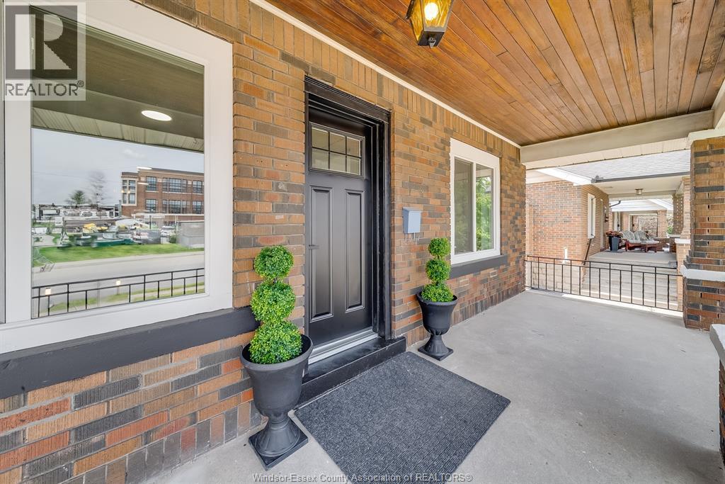 Photo 3 of 2241 Windermere, Windsor ON