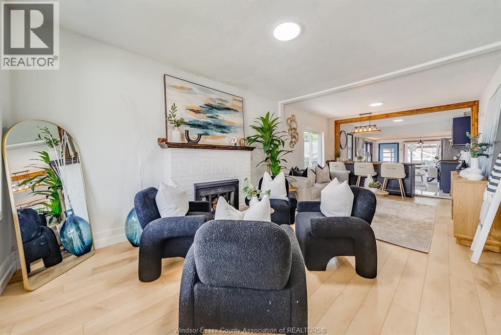 Photo 5 of 2241 Windermere, Windsor ON