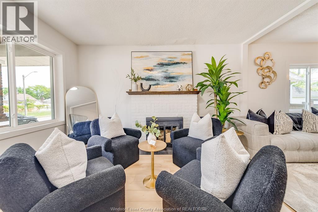 Photo 6 of 2241 Windermere, Windsor ON