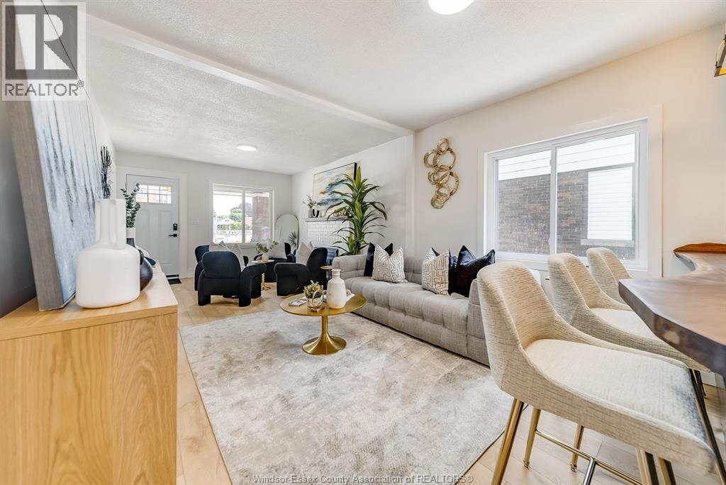 Photo 7 of 2241 Windermere, Windsor ON