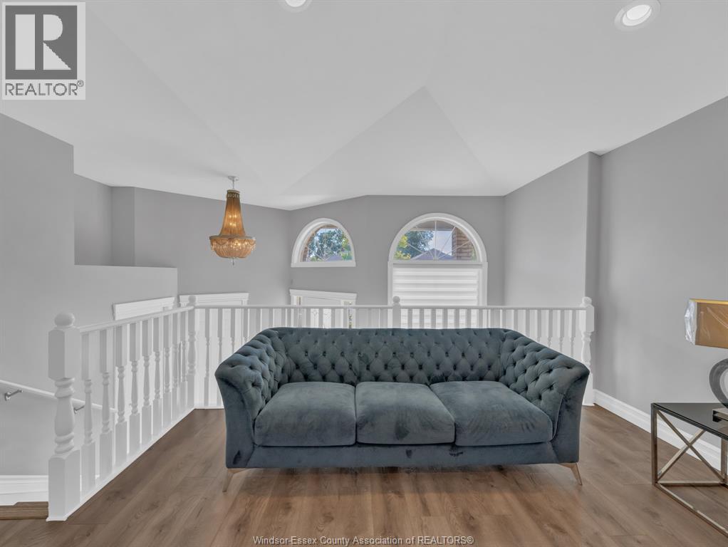 Photo 10 of 2432 Askin, Windsor ON